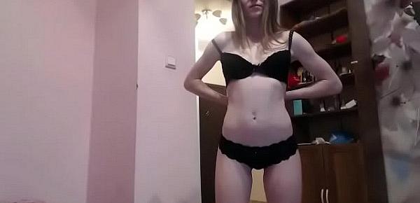  Sexy young girl live strip tease her amazing body